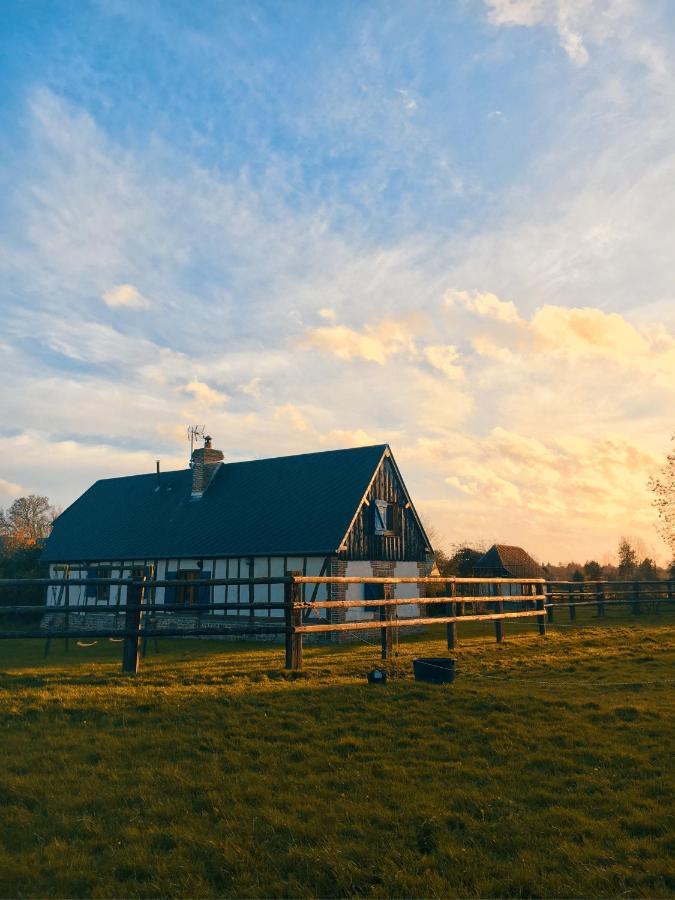 Gite Au Haras Des Arts Saint-Aubin-de-Bonneval Екстер'єр фото